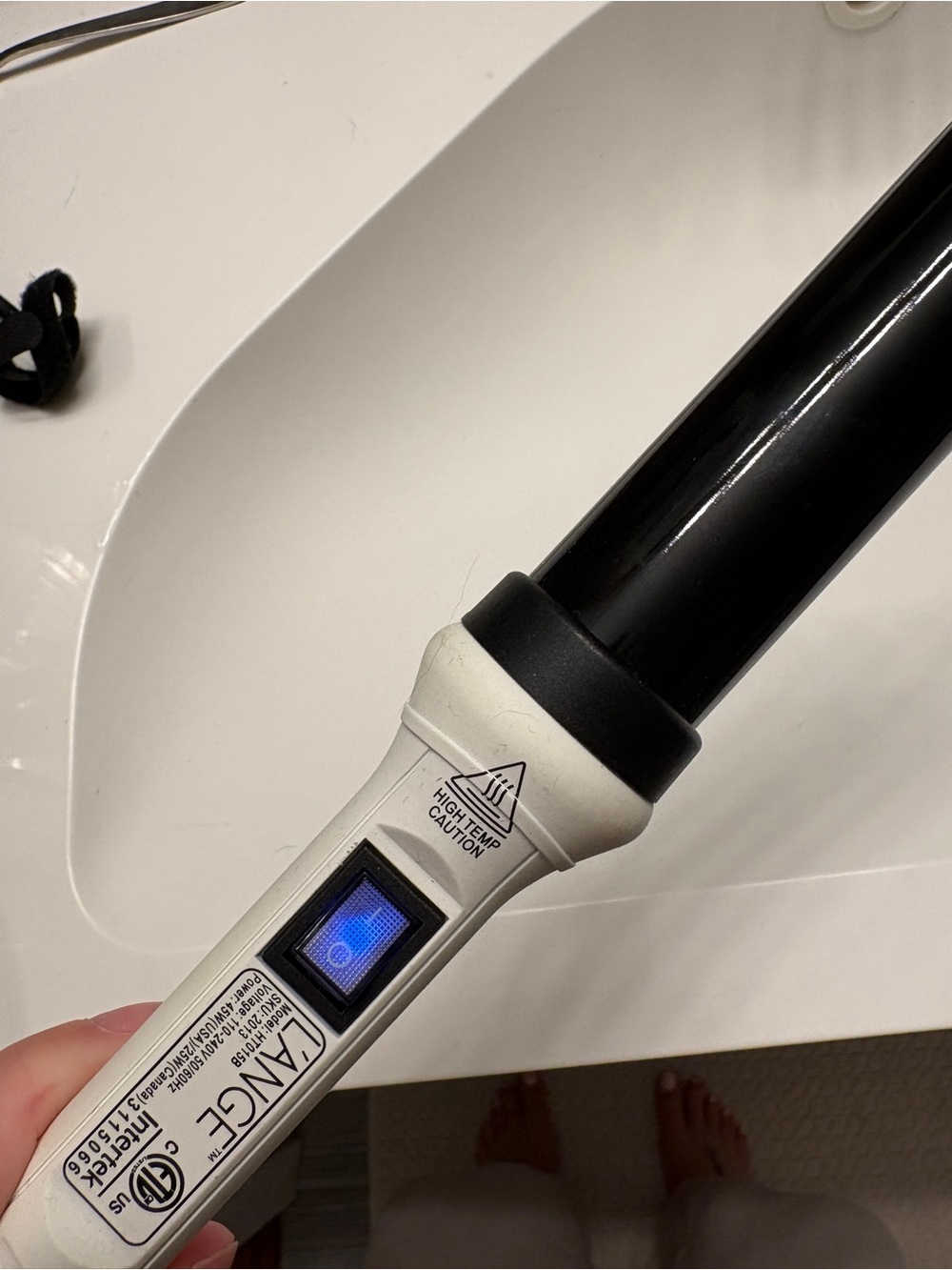 Lange White and Black Ceramic Styling Wand with Blue Display 1”